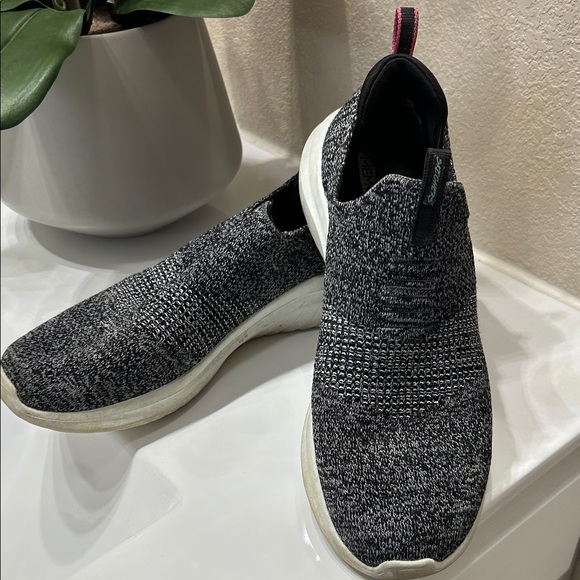Skechers Women's Black and Gray Slip-On Sneakers - Picture 1 of 6